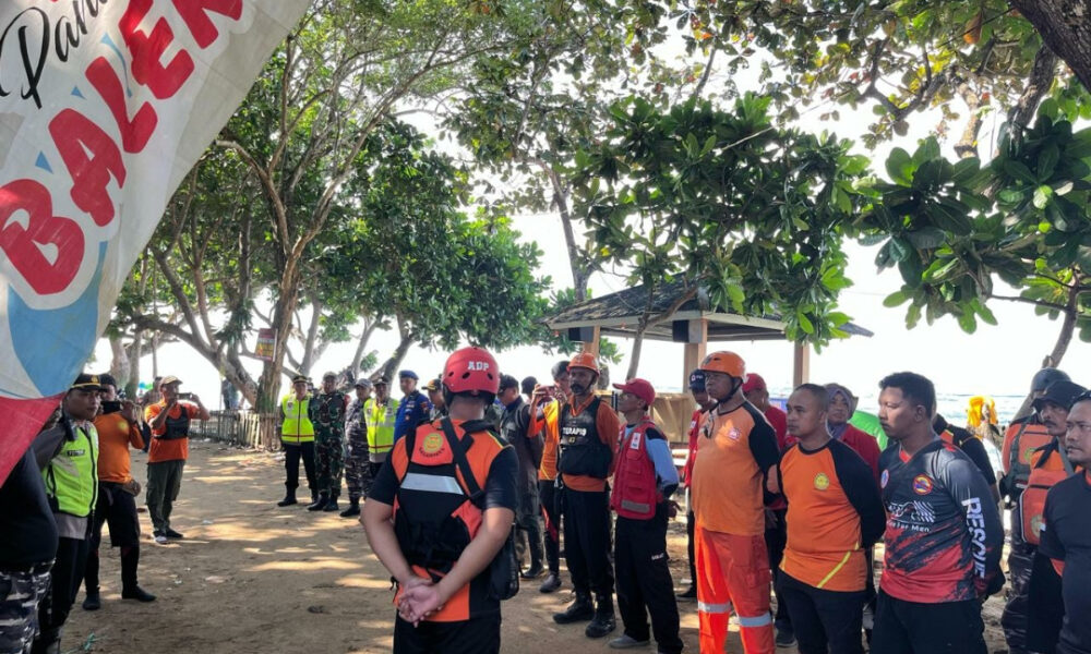 Pencarian Intensif Korban Tenggelam di Pantai Balekambang Malang