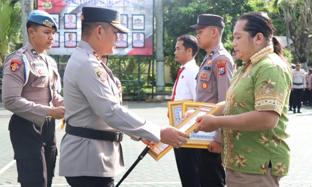 Polres Malang Apresiasi Kinerja 22 Anggota dan 3 Warga Terkait Tugas Kepolisian