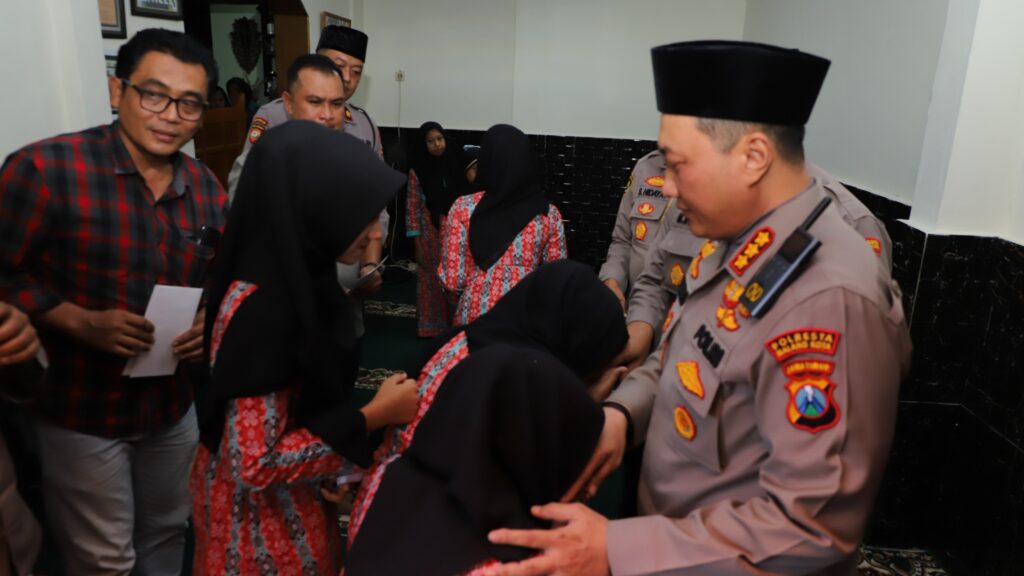 Padepokan Pringgoboyo Jadi Saksi Kebersamaan Kapolresta Malang Kota dengan Anak Yatim