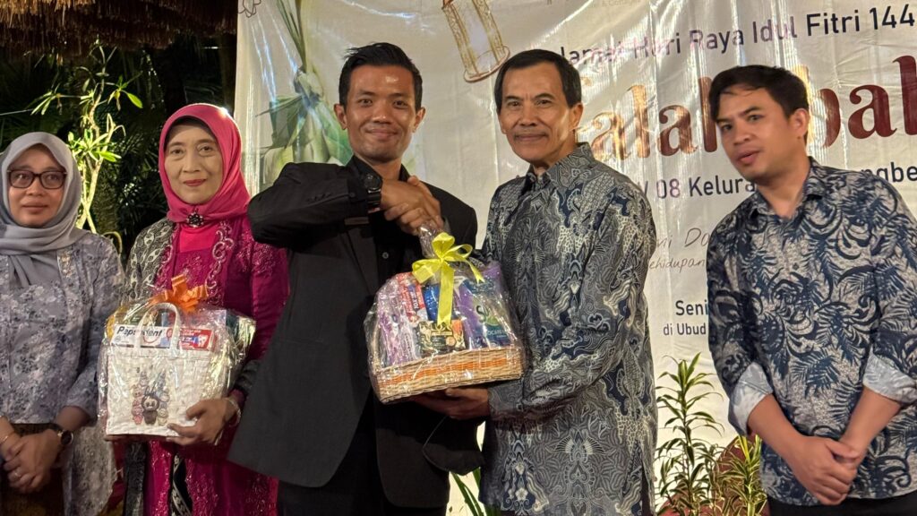 Semangat Kartini Menyatu di Halal Bihalal Hotel Ubud Malang dan Warga RW 08 Karangbesuki