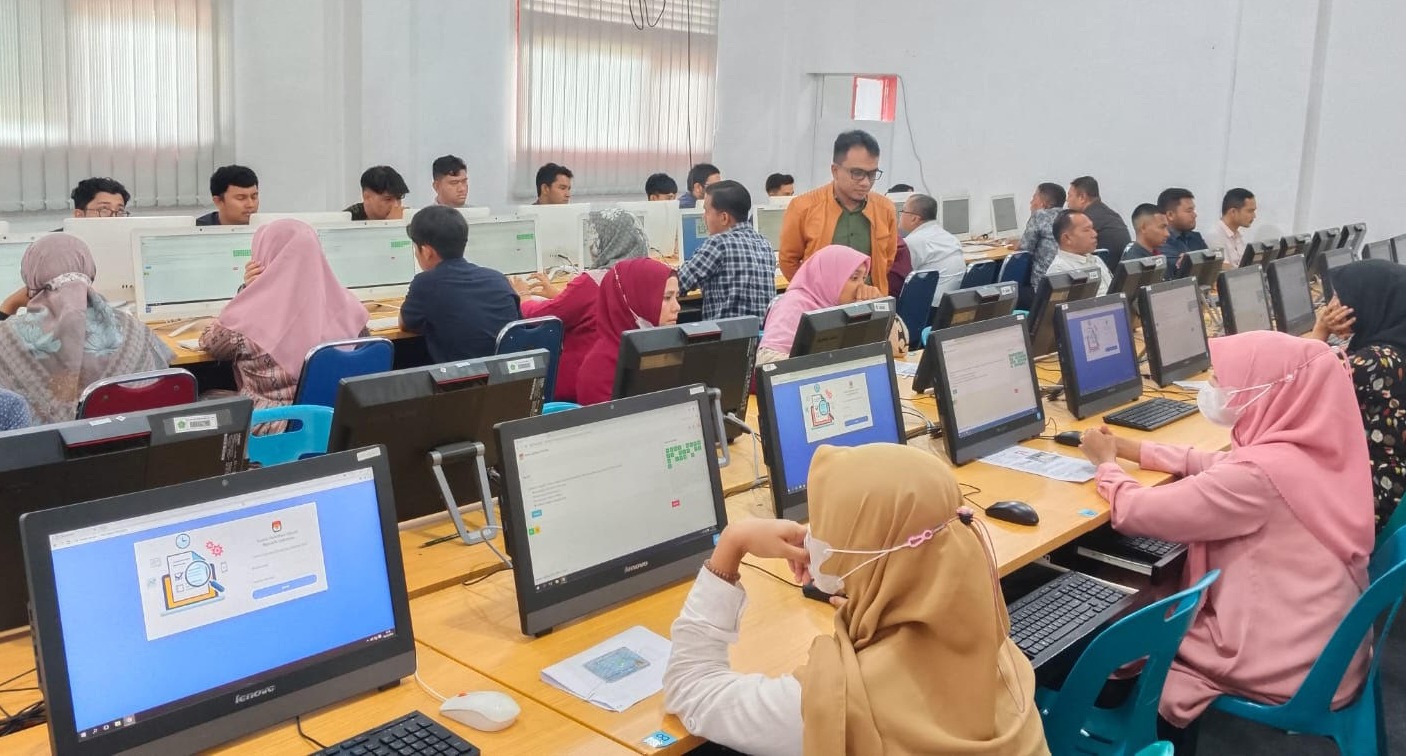 Jangan Salah Kostum, Ini Aturan Pakaian Saat Ujian Komputer