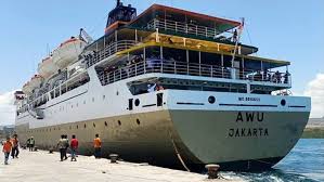 Arus Balik Membludak di Tanjung Perak! Kapal Awu Jadi Penyelamat Ribuan Pemudik