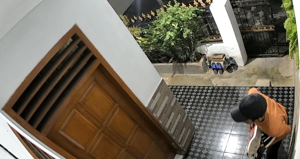 Sepatu Branded Raib, Pemilik Rumah Tidur Terkejut Aksi Dua Maling di Lowokwaru