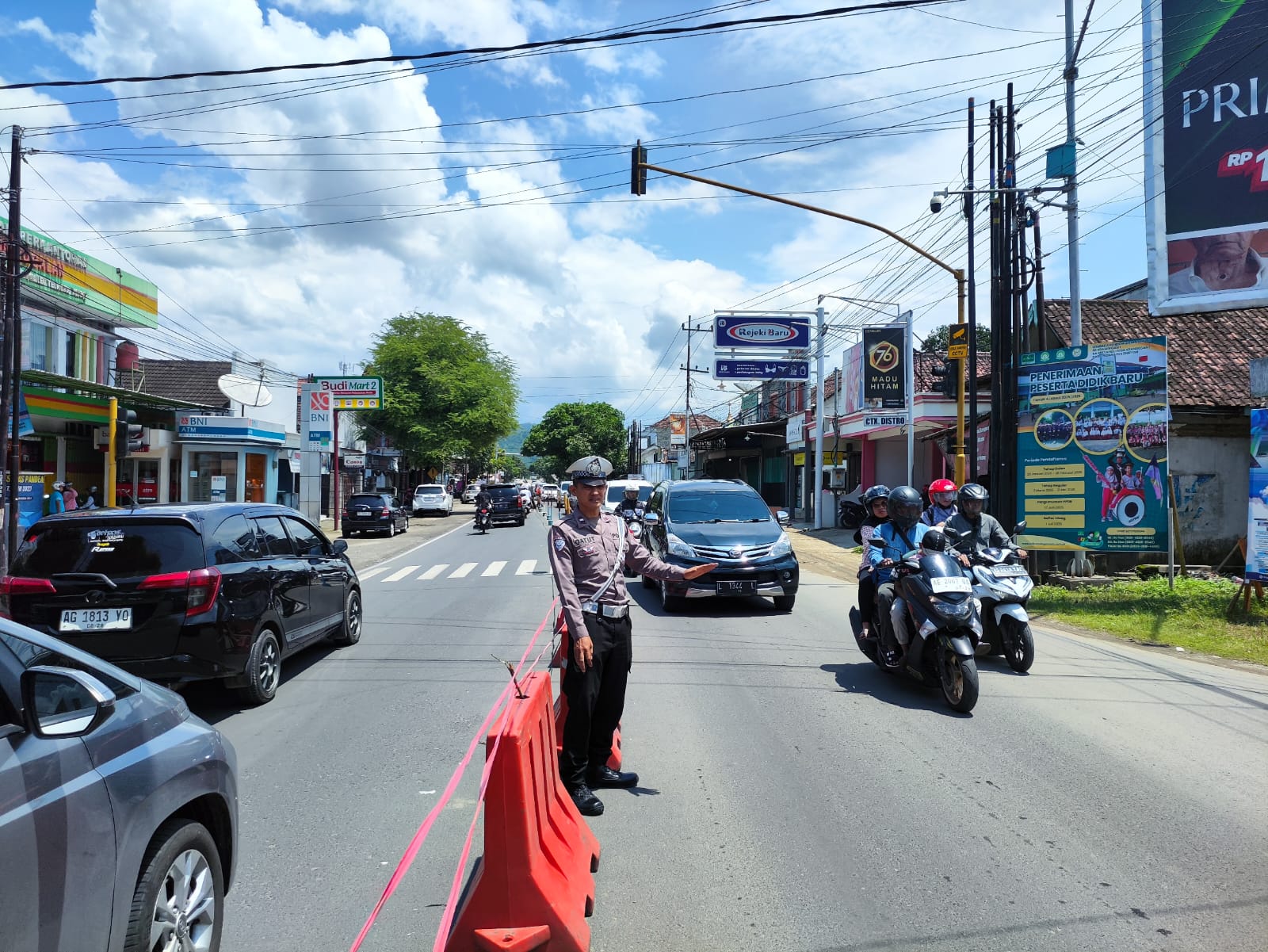 Liburan Usai, Warga Trenggalek Mulai Padati Jalan Pulang