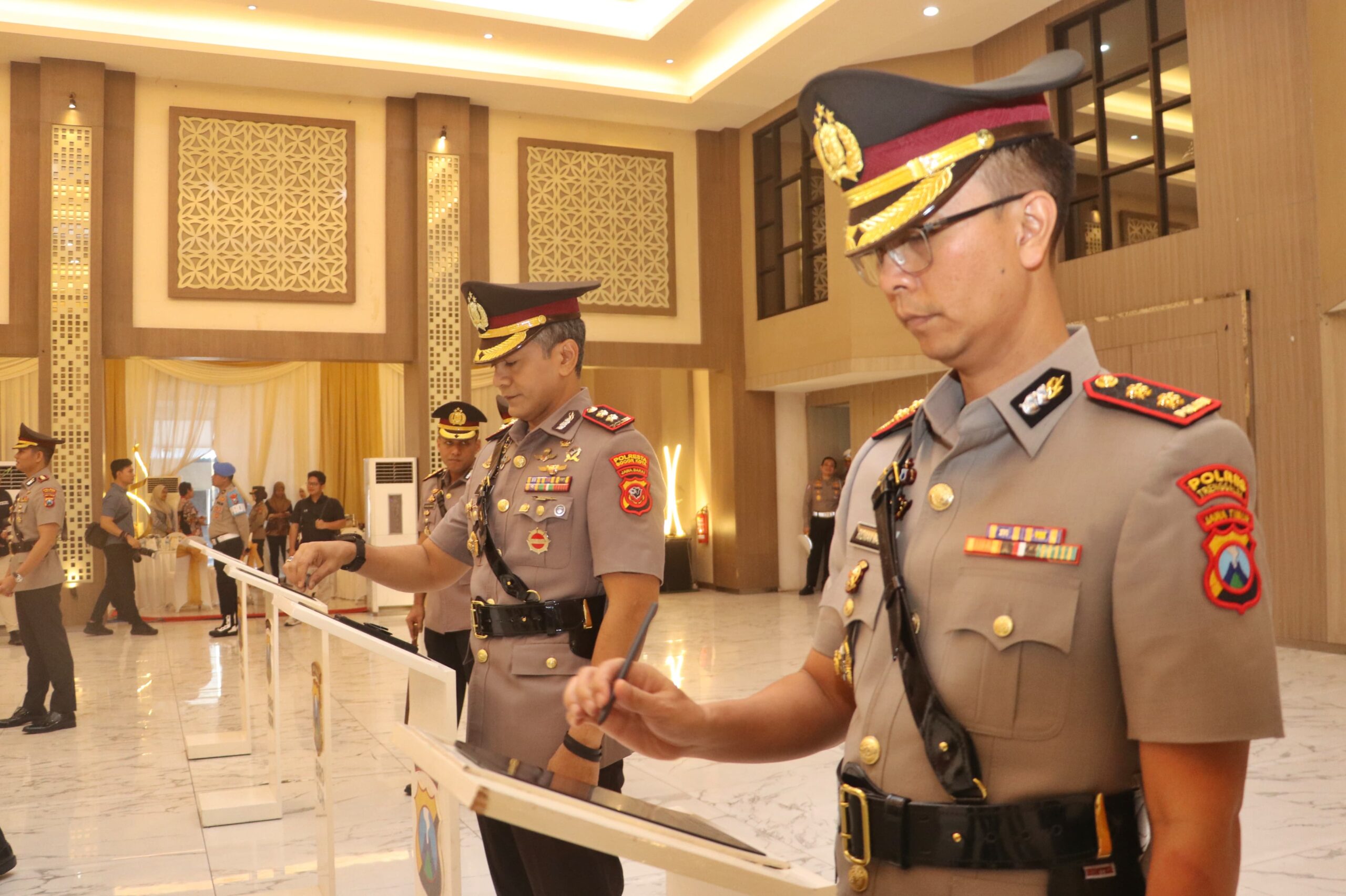 Kisah Menarik di Balik Pergantian Kapolres Trenggalek, Anda Wajib Tahu!
