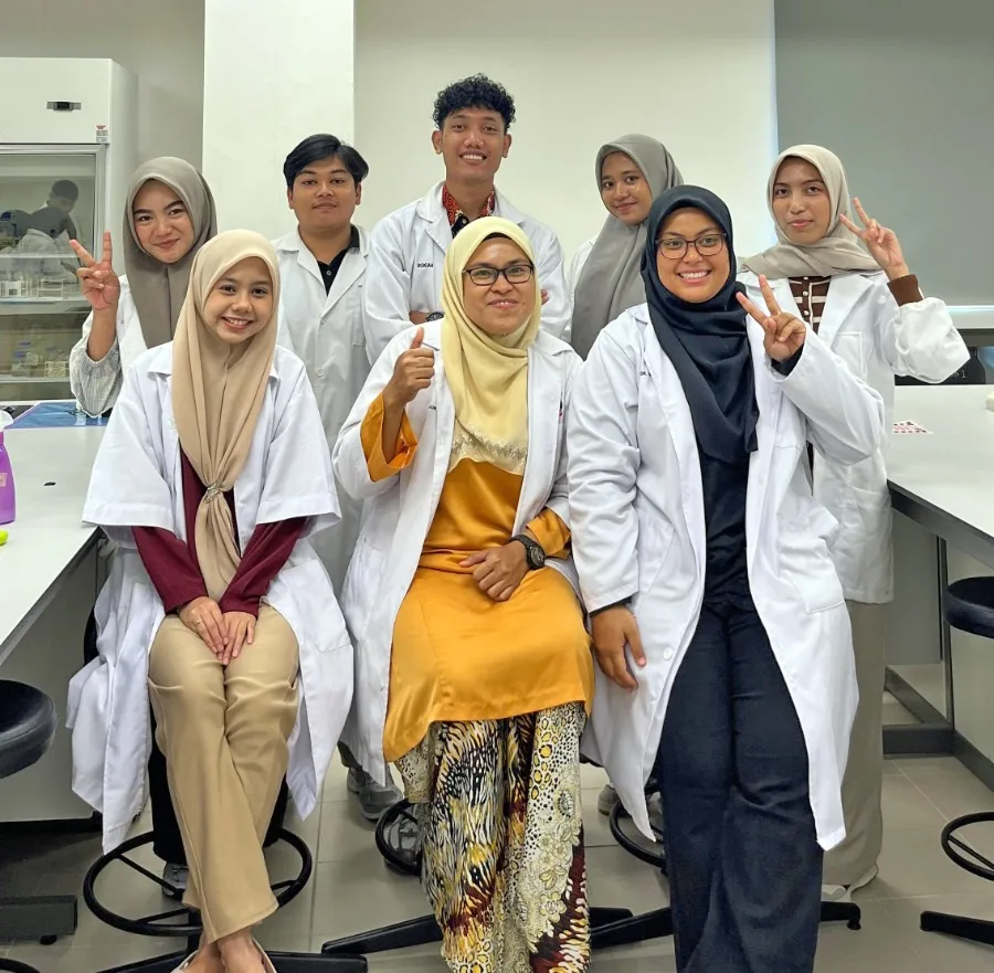 Mahasiswa UMM Belajar Mikrobiologi dan Pertanian Canggih di Malaysia