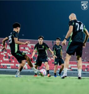 Duel Persebaya vs Arema, Ardi Idrus Siap Pertahankan Gawang Bersih