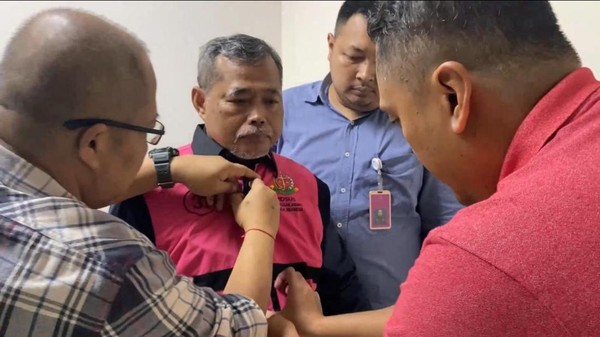Rahasia Besar di Balik Penangkapan Hakim Djuyamto: Uang Rp 500 Juta yang Dititipkan ke Satpam