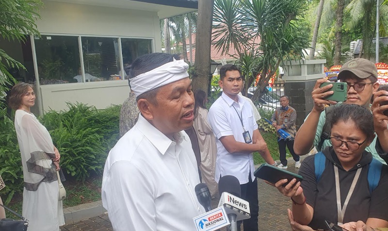 Kades Dipaksa Kembalikan THR, Kang Dedi Turun Tangan