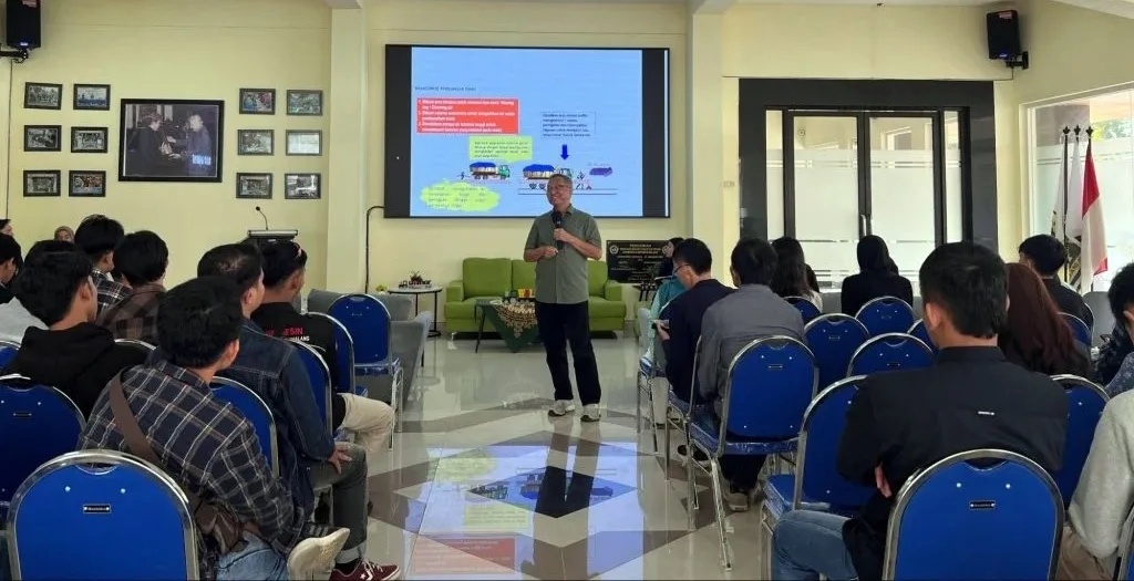 Bahaya di Balik Pekerjaan: Universitas Merdeka Malang Edukasi Keselamatan Kerja