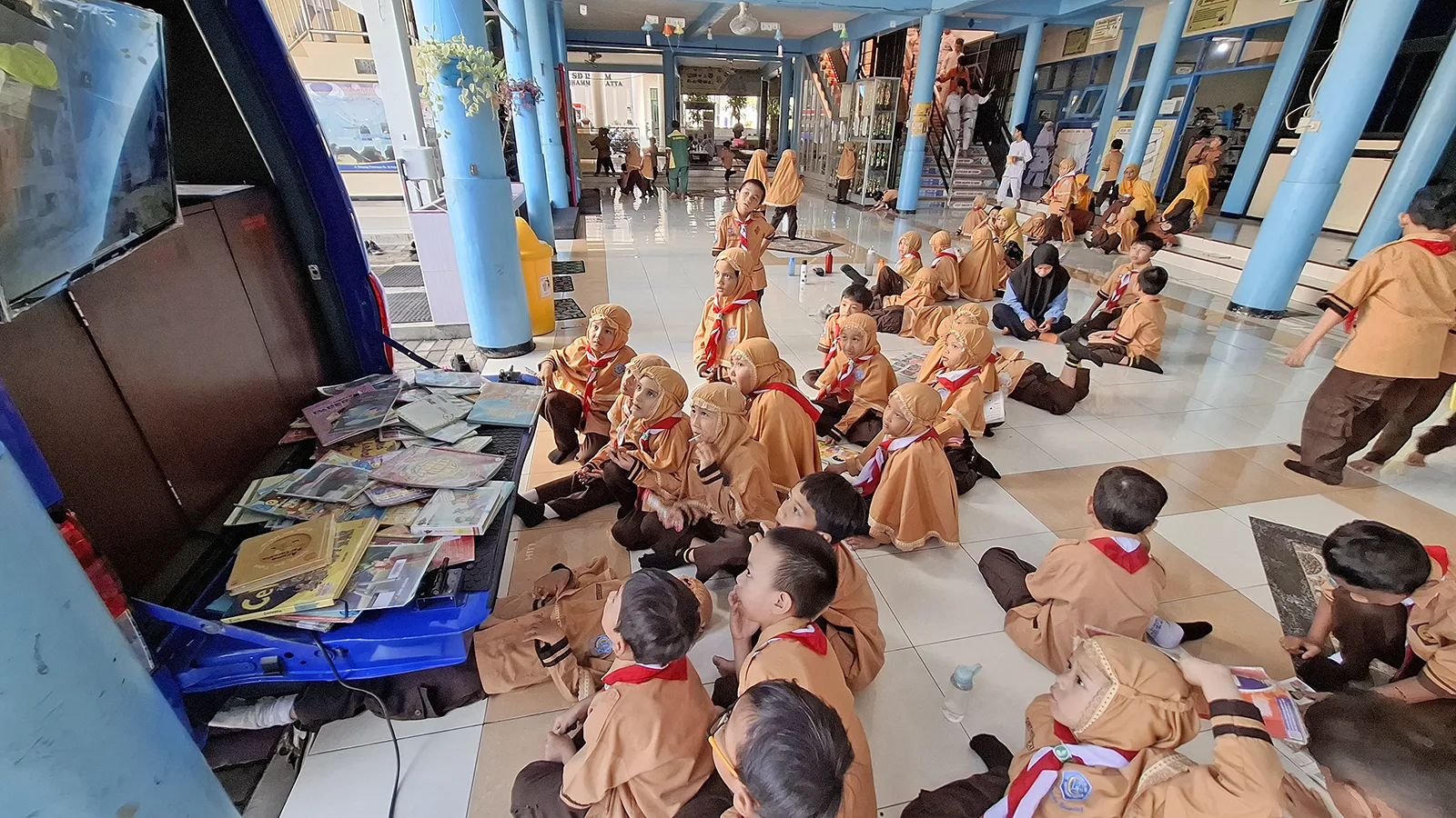 Siswa SD Islam Mohammad Hatta Malang Dibekali Kemampuan Literasi Digital