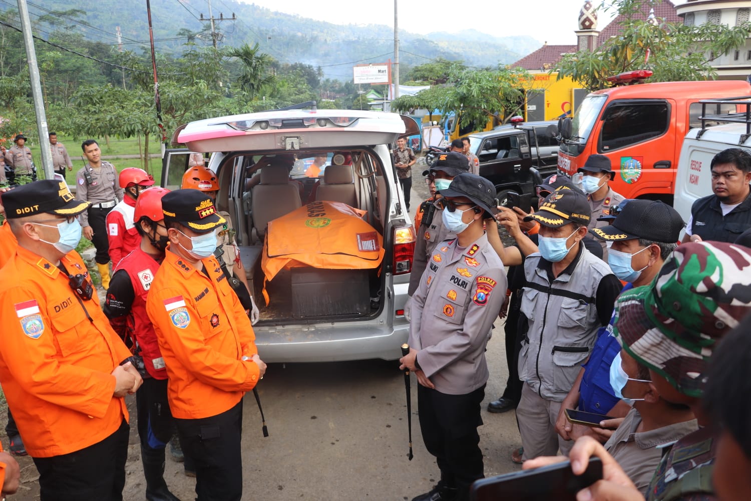 Guncangan Maut di Trenggalek: Tim SAR Temukan 6 Korban Tanah Longsor
