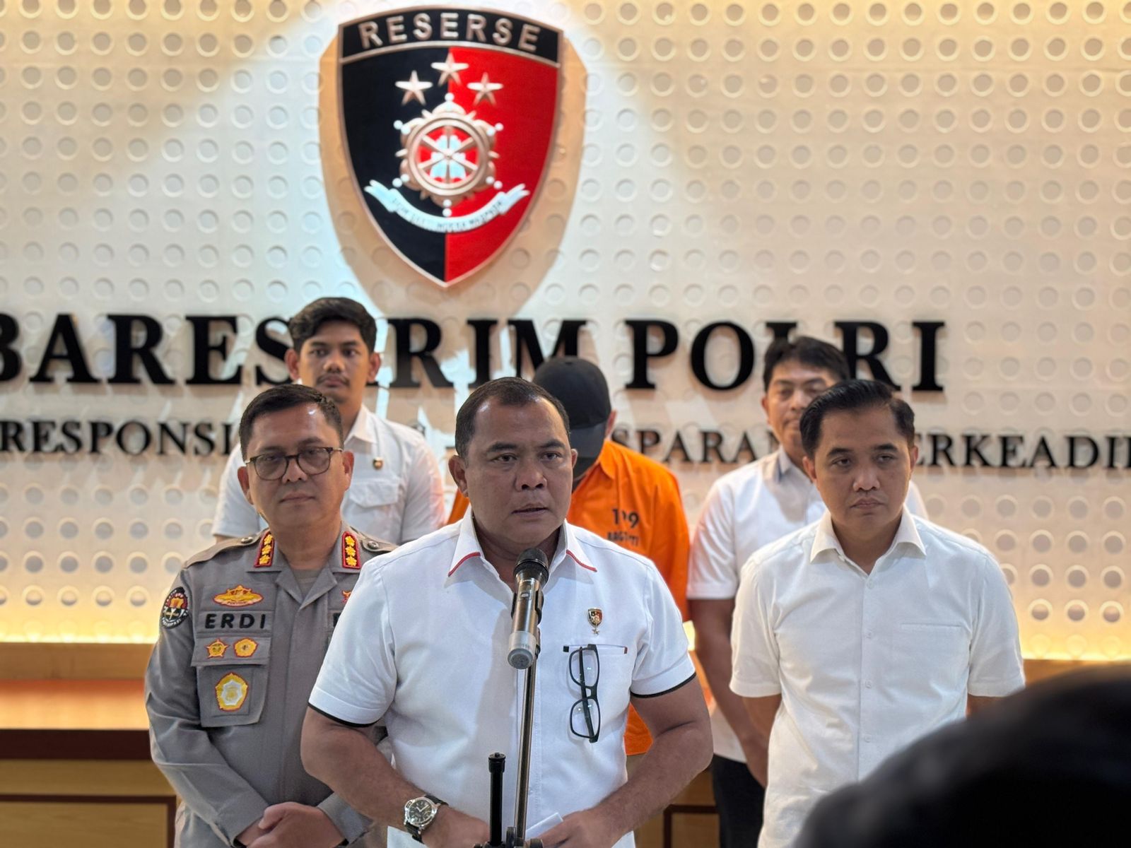 Terungkap! Gudang Ilegal Sianida Disita, Puluhan Ribu Drum Diamankan di Jawa Timur