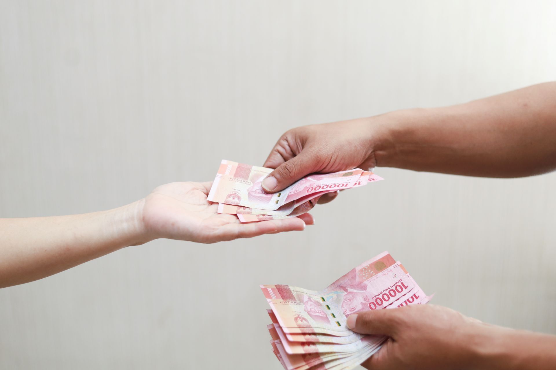 Bantuan Sosial Cair Mei 2025, Cek Penerima di Situs Resmi Pemprov