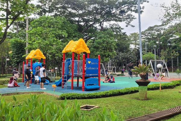 Rahasia Taman Kota Jakarta yang Beroperasi 24 Jam, Wajib Tahu!