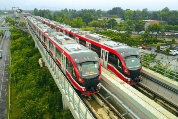 Keseruan Liburan Gratis di LRT Jabodebek, Jangan Lewatkan!