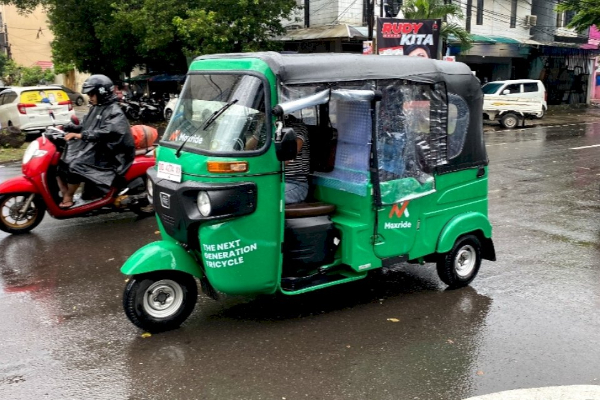 Raih Penghasilan Maksimal Tanpa Potongan Jadi Driver Maxride, Simak Caranya!