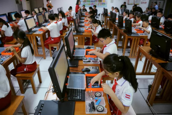 Siswa Kelas 5 Wajib Belajar Coding, Ini Manfaat Mengejutkan yang Akan Mereka Dapatkan