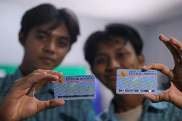 Awas! Pinjol Palsu Bobol Data KTP Anda, Ini Cara Cek Keamanannya