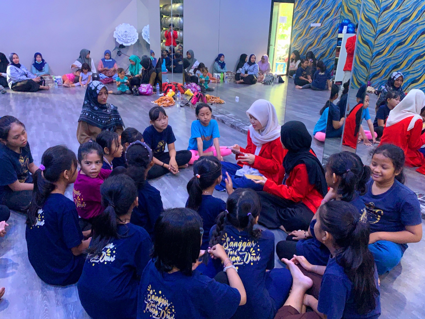Patriotisme Terselubung: Tari dan Permainan Edukasi Untag Surabaya