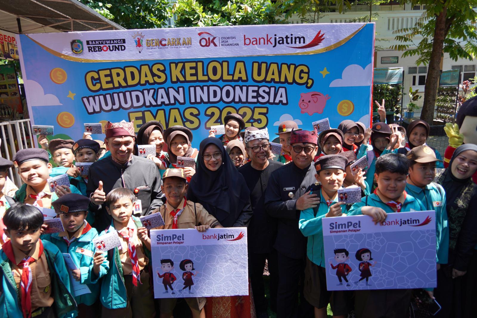 Banyuwangi Jadi Pusat Literasi Keuangan, Bank Jatim Buka 1.000 Rekening Siswa