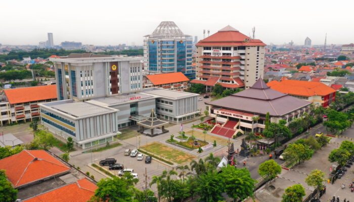 Seni Tembok Koblen: Untag Surabaya Dorong Pelestarian Budaya - Zona Malang