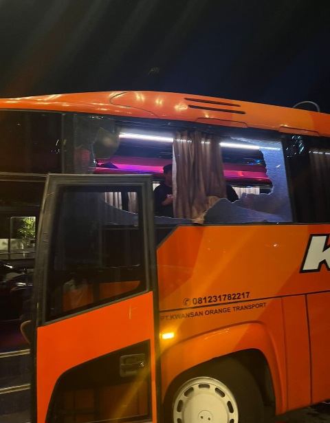 Kemarahan Penonton Berujung Sanksi Ganda bagi Arema FC