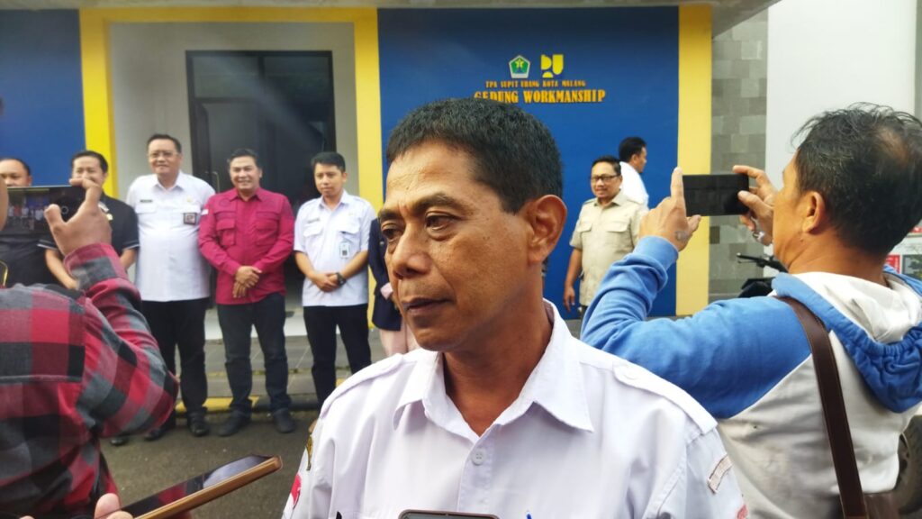 Pemakaman Sampah Menyimpan Penderitaan Tiga Desa
