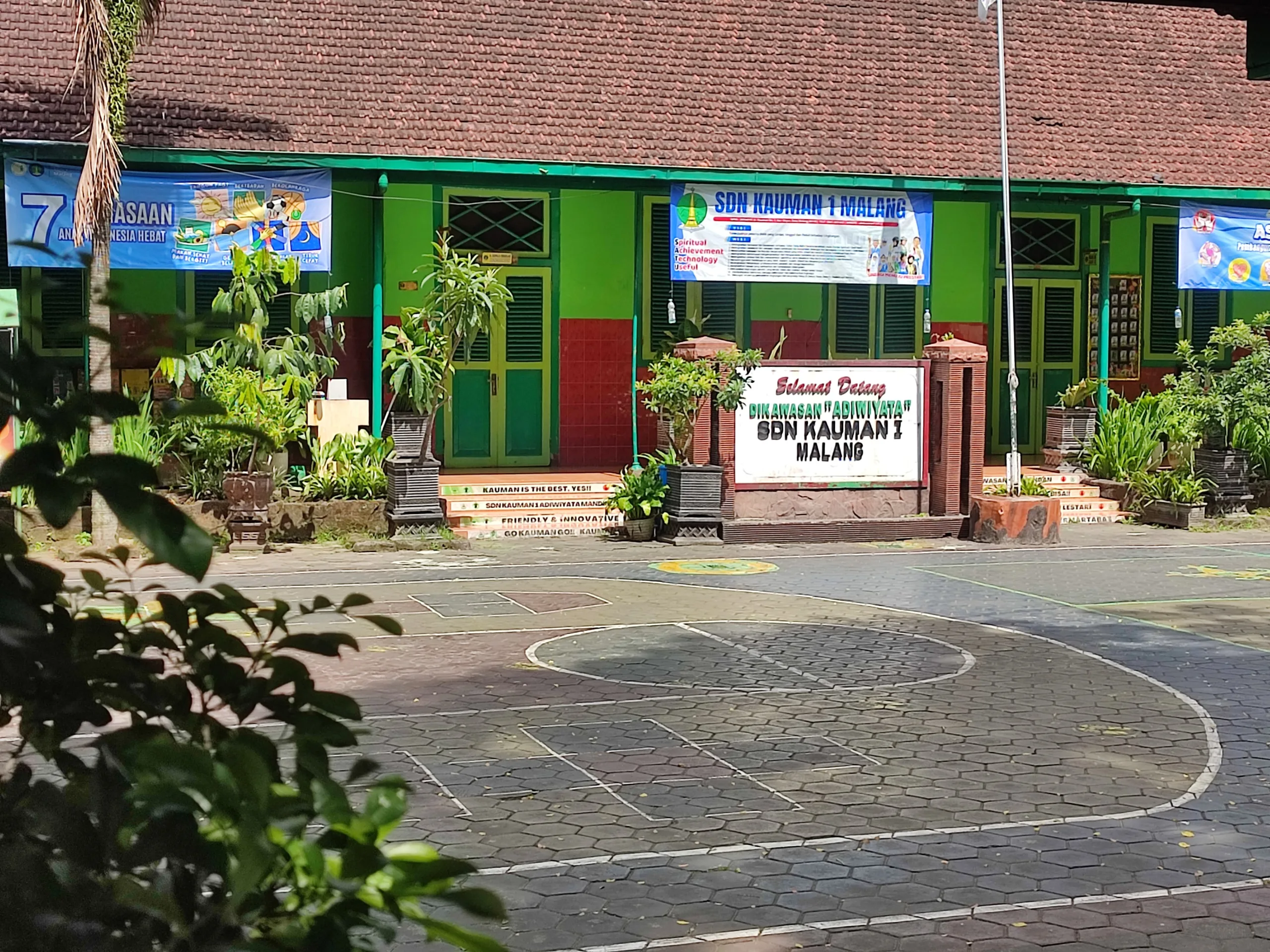 Wisuda SDN Kauman 1 Malang Tuai Polemik