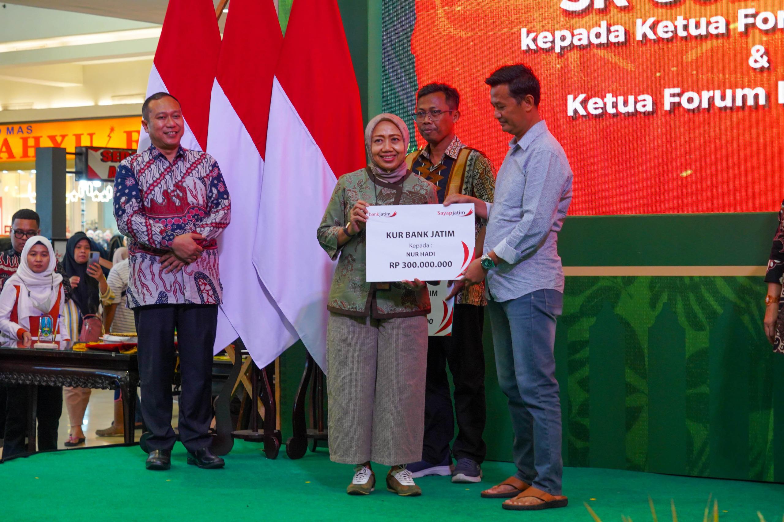 Kegiatan Kampoeng Kreasi 2025, Bank Jatim Salurkan KUR Rp 800 Juta untuk Dongkrak UMKM