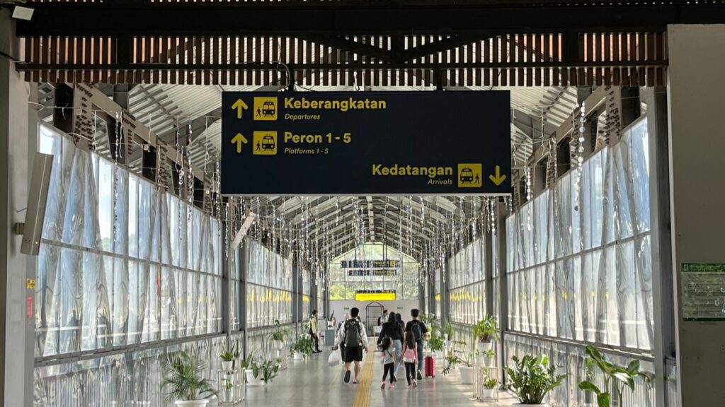 Liburan Waisak, Stasiun Malang Dibanjiri Penumpang