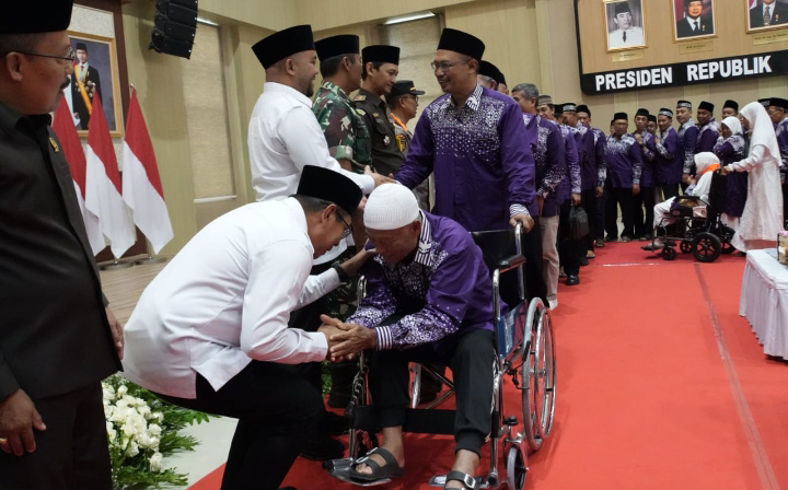 Pemerintah Kota Batu Lepas Kirim 197 Calon Jemaah Haji ke Tanah Suci