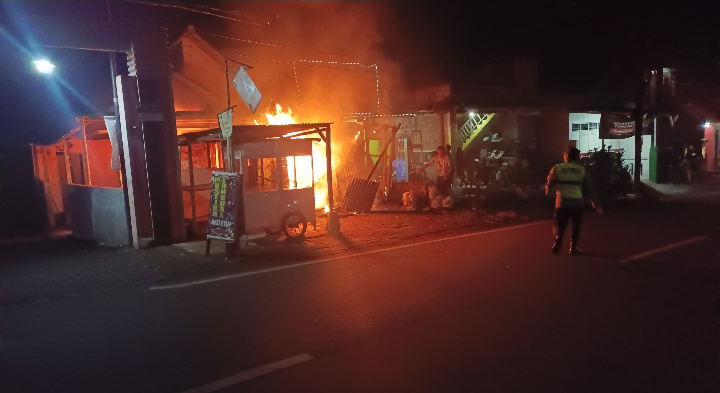 Mobil Terbakar di Singosari Malang, Polisi Lakukan Penyelidikan Mendalam