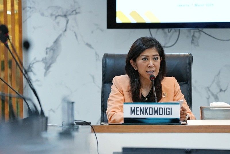 Menteri Komunikasi dan Informatika Raih Penghargaan Bergengsi di Indonesia Leading Women Awards 2025