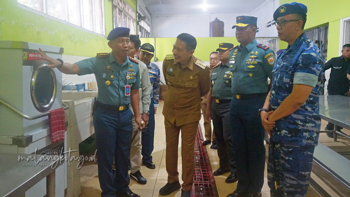 Malang Berbenah: Wali Kota Tinjau Program Inovatif di SMPN 19