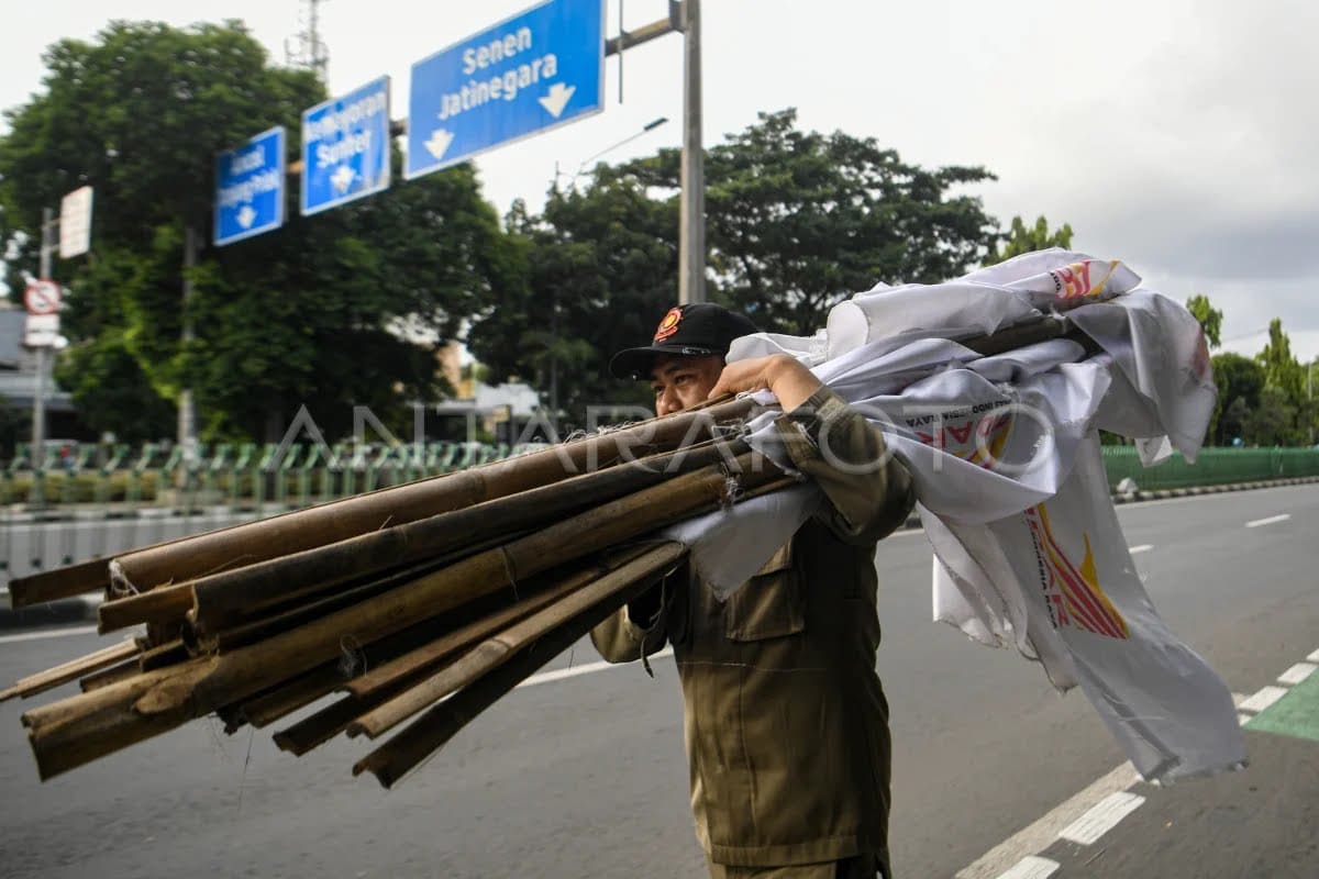 Ketika Ormas Mengambil Alih Penegakan Hukum: Kemendagri Buka Tabir