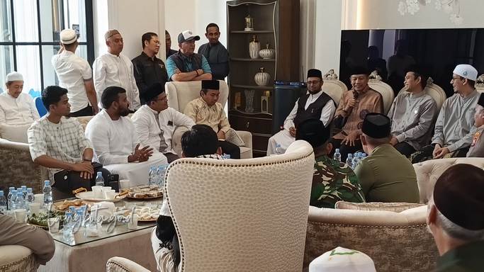Ustaz Abdul Somad Beri Pesan Menyentuh di Kajian Masjid Baitul Jannah