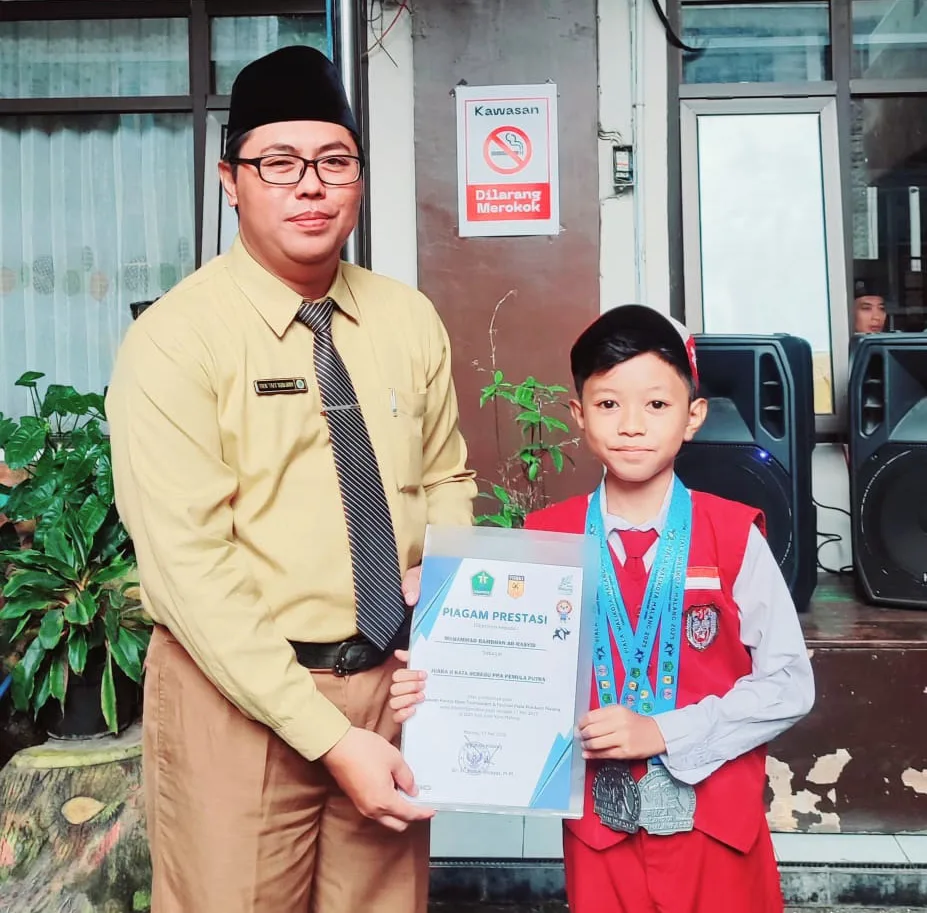 Prestasi Gemilang Siswa SDI Almaarif 01 Singosari di Kejuaraan Karate Malang Open 2025