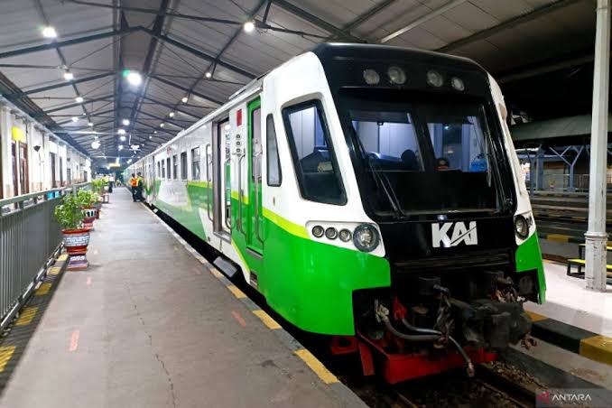 Perjalanan Naik Kelas: KAI Commuter Capai Rekor Baru di April 2025
