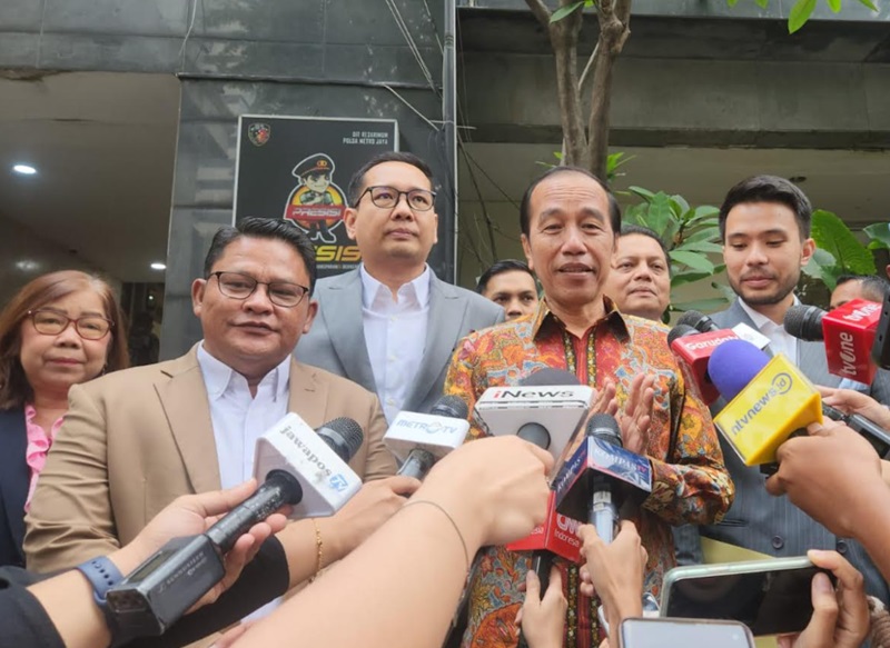 Skandal Ijazah Guncang Kubu Jokowi, Relawan Laporkan 5 Tokoh