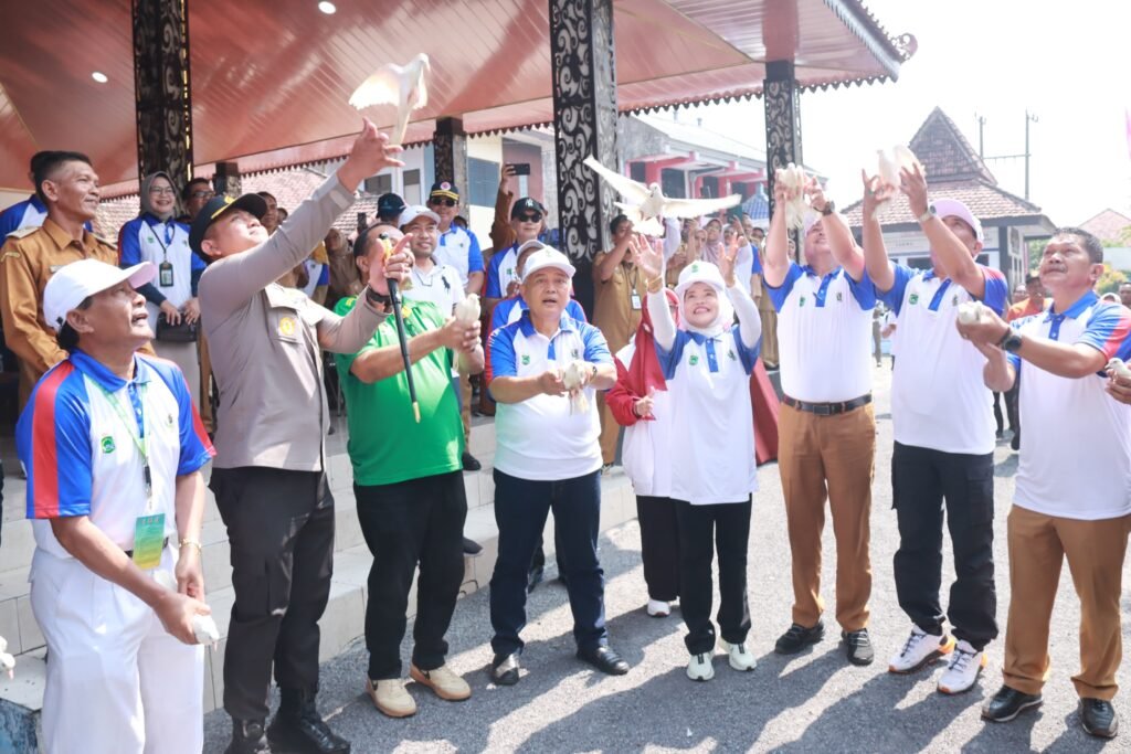 Semarak Porprov Jatim 2025: Api Obor Keliling Malang Raya, Siap Membara!