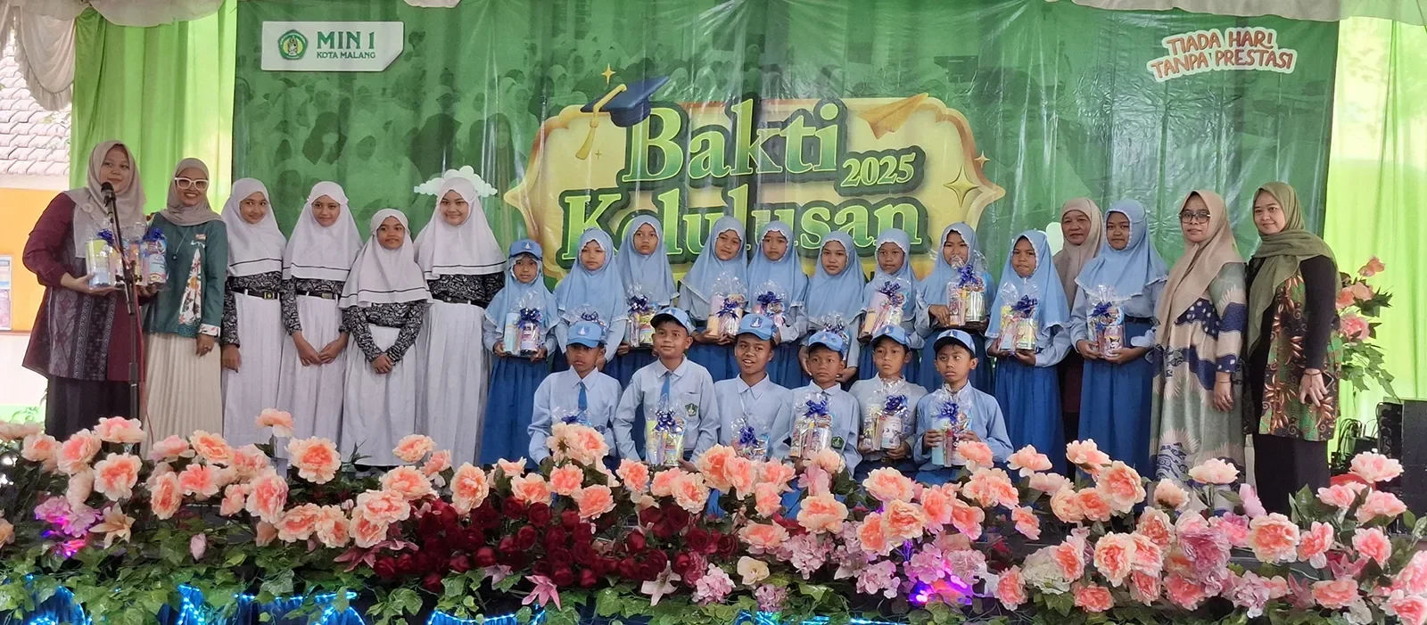 Lulusan MIN 1 Malang Kirim ‘Tanda Cinta’, Ada Apa dengan Hidayatus Sibyan?