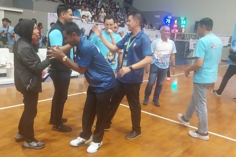 Kota Malang Gempar! Tim Basket Putra Putri Raih Kemenangan Telak, Warga Bersorak!