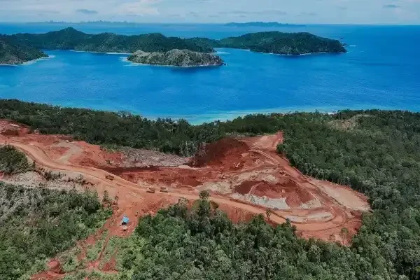 Raja Ampat di Ambang Maut? Tambang Nikel Bikin Geram Senator!