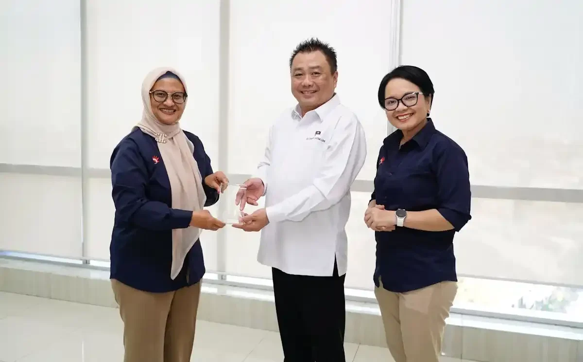 Direksi Telkom Blusukan Surabaya: Cek Langsung Jaringan dan Sapa Pelanggan Setia!