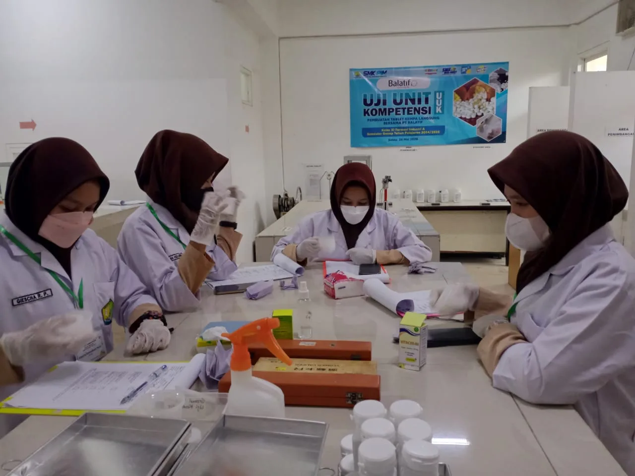 Siswa SMK PIM Jalani Uji Kompetensi di Industri Farmasi
