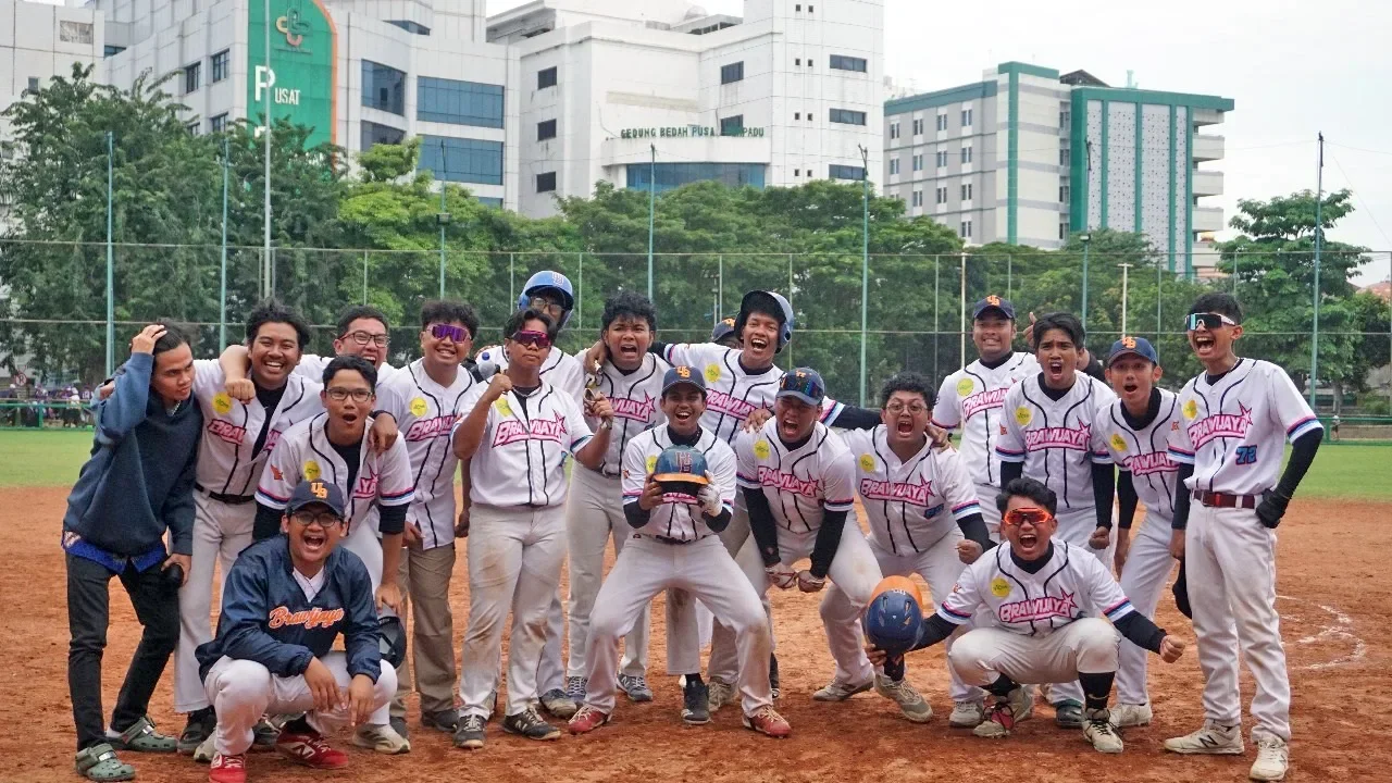 Nyaris Sempurna! BS Brawijaya Guncang Liga Softball Mahasiswa Jatim 2025
