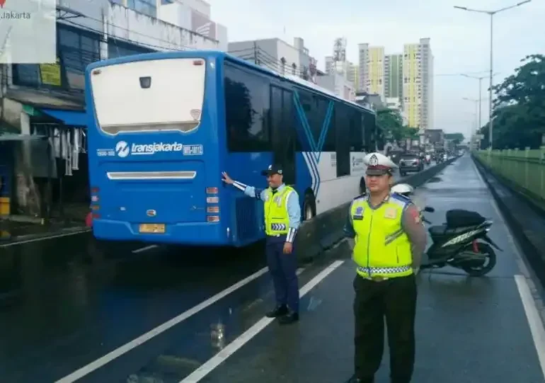 Jakarta Fair 2025 Makin Mudah! Ini Jadwal Transjakarta dan 3 Rute Khusus yang Wajib Kamu Tahu!