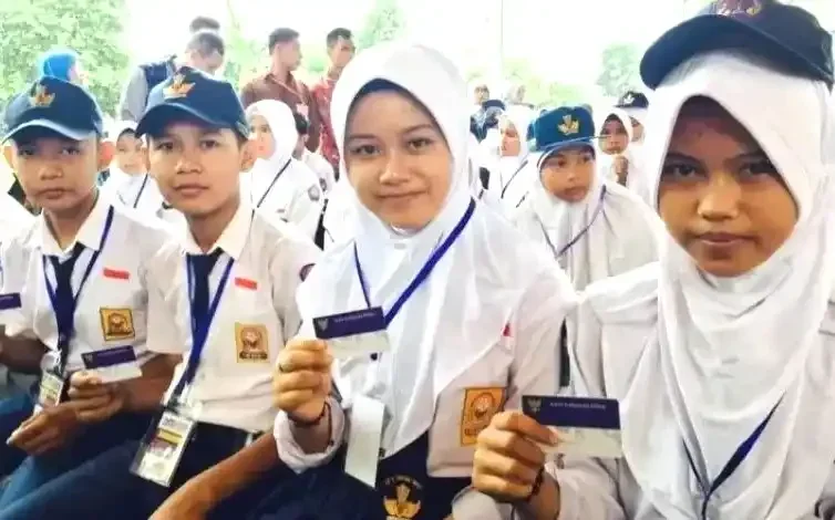 Nilai Rapor Gak Sia-Sia! Ini Cara Jitu Lolos SMP Surabaya Jalur Prestasi 2025