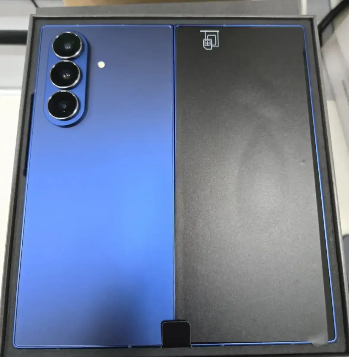 Samsung Galaxy Z Fold7: Bocoran Desain Menggoda, Pre-Order Dibuka!
